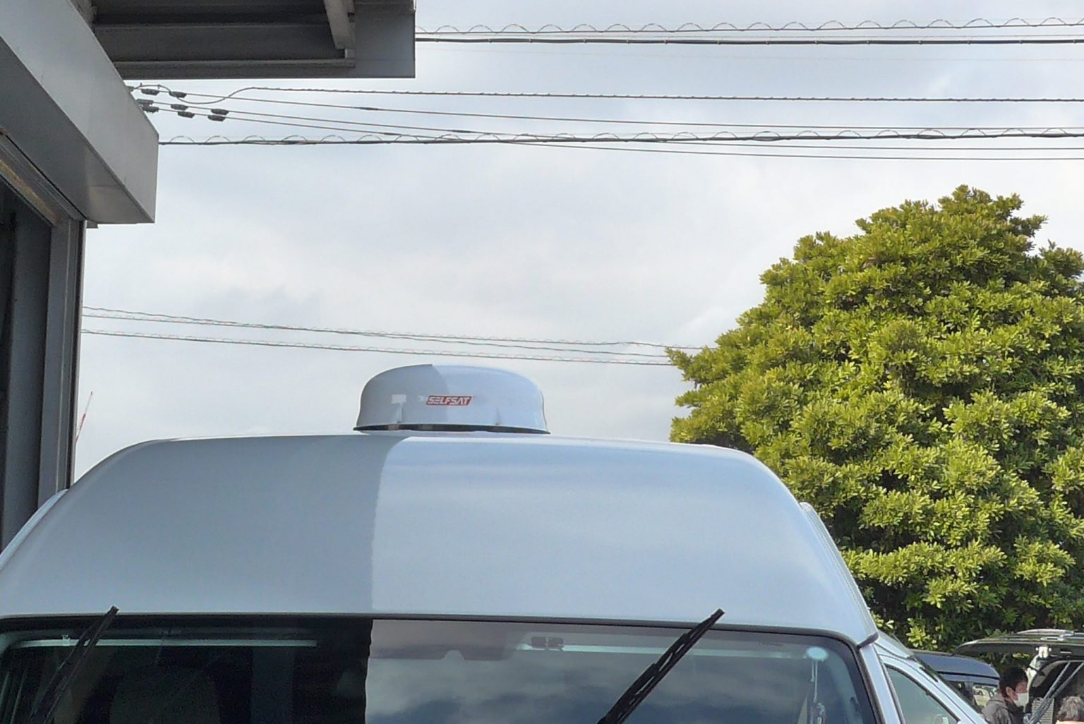(K)キャンピングカーBSアンテナ取り付け!自動追尾式がおすすめ カヤの車めぐり旅 (K)キャンピングカーBSアンテナ取り付け!自動追尾式がおすすめ カヤの車めぐり旅